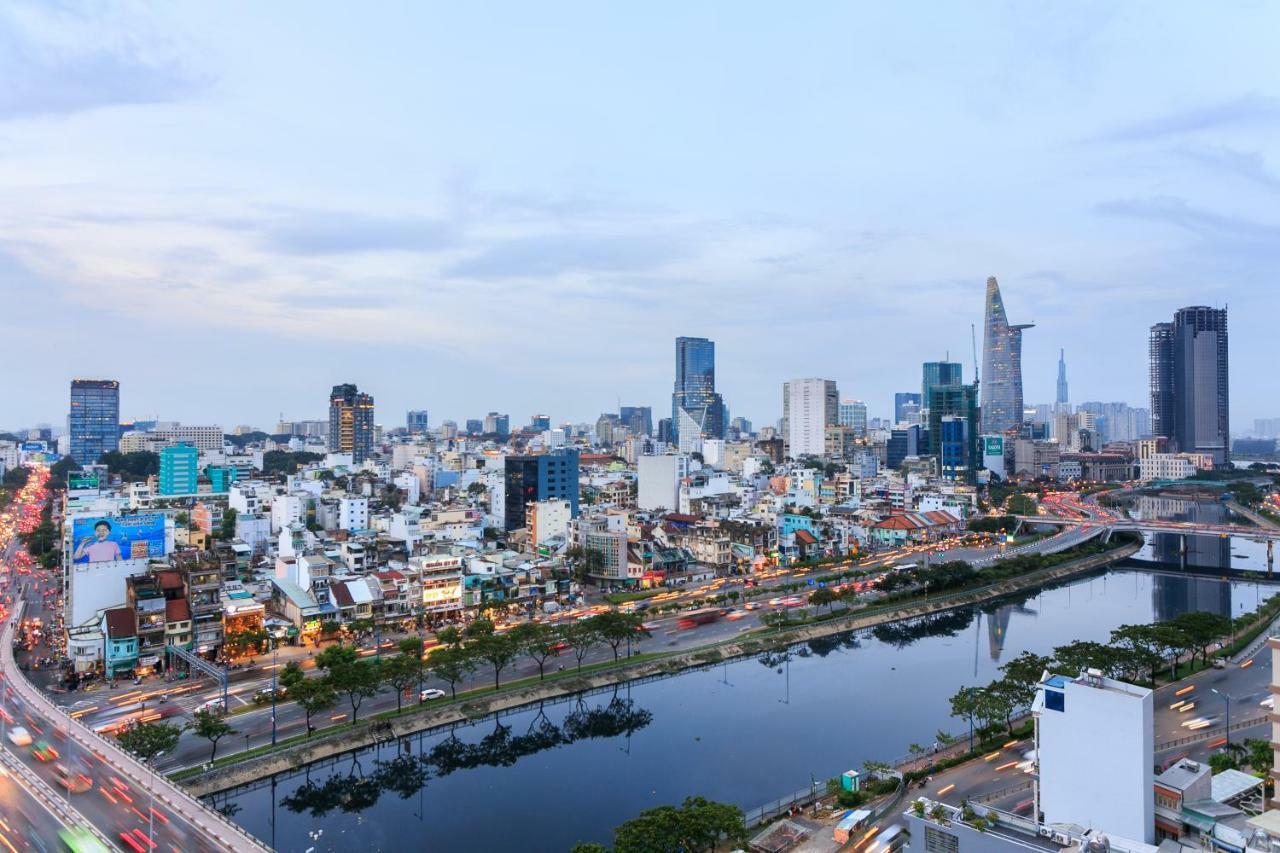 Spacious Saigon - Infinity Pool Signature โฮจิมินห์ซิตี้ ภายนอก รูปภาพ