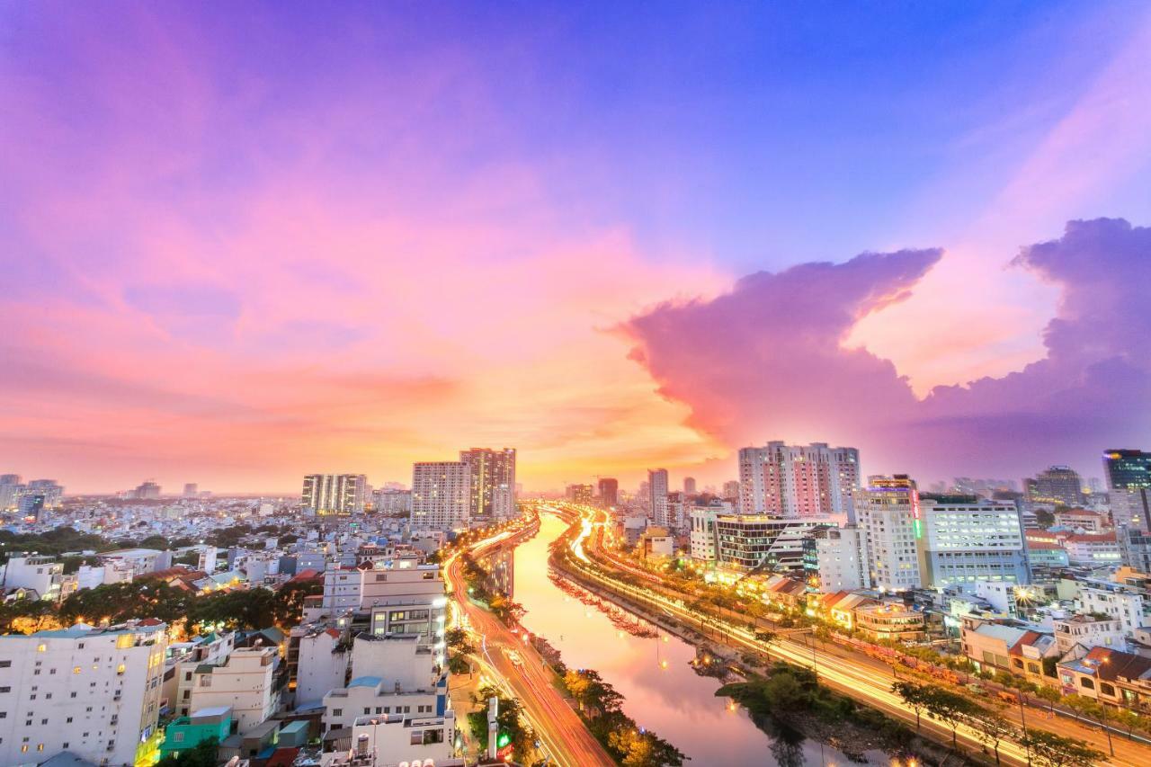 Spacious Saigon - Infinity Pool Signature โฮจิมินห์ซิตี้ ภายนอก รูปภาพ