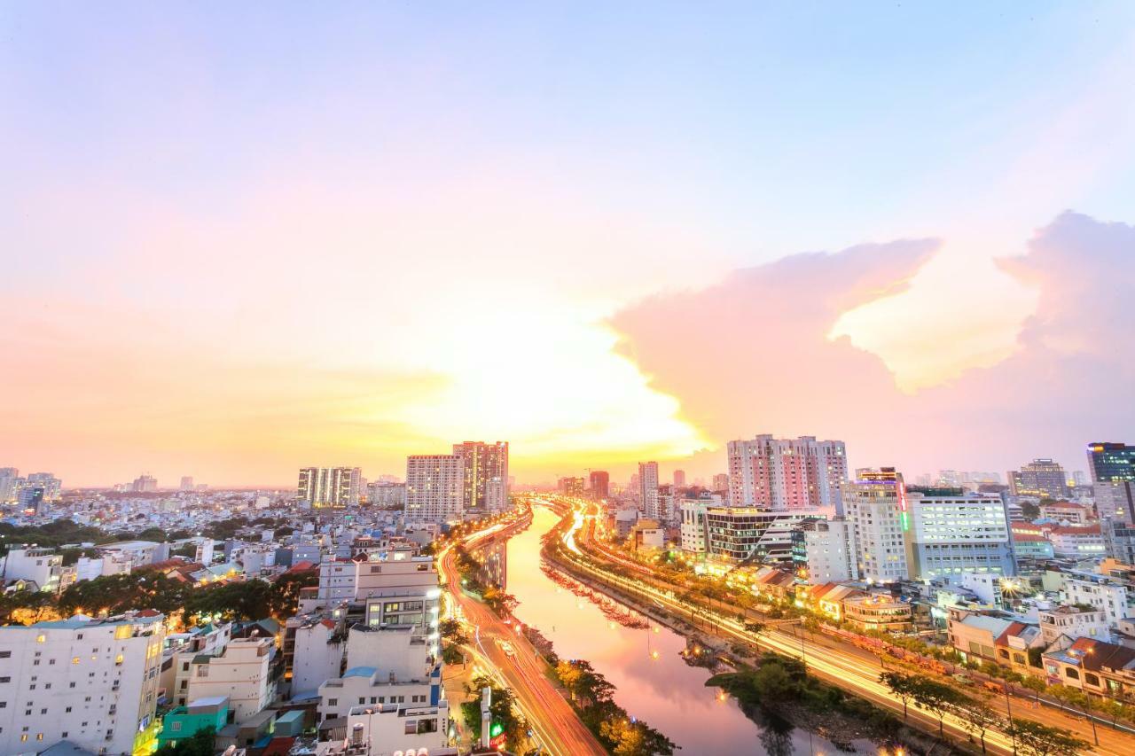 Spacious Saigon - Infinity Pool Signature โฮจิมินห์ซิตี้ ภายนอก รูปภาพ
